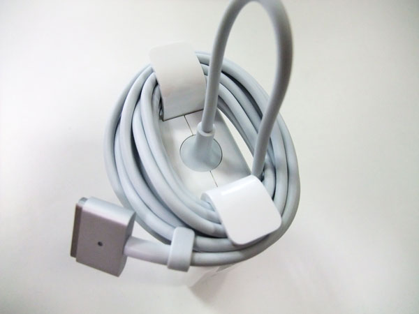 macbook-air-mid-2012-review-magsafe2-cable