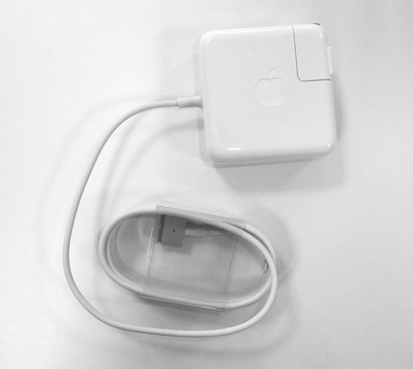 macbook-air-mid-2012-review-magsafe2