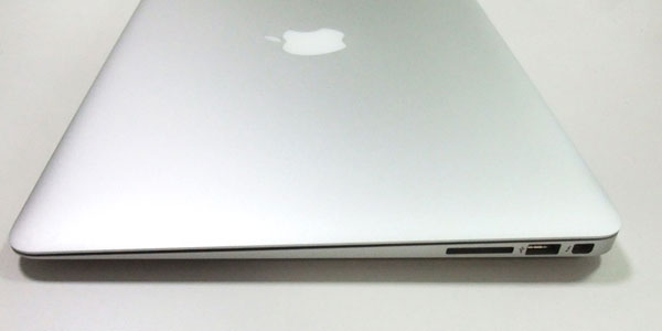 macbook air 13インチ mid 2012