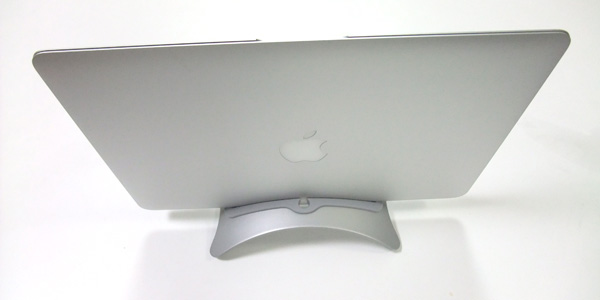 【レビュー】『MacBook Air』を美しく見せるスタンド『BookArc for Air』