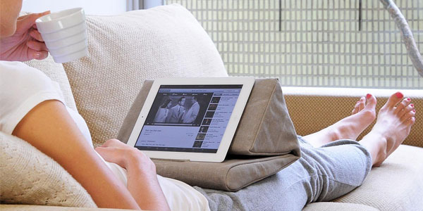 ipevo-padpillow-ipad-stand-review-images-how-to-use