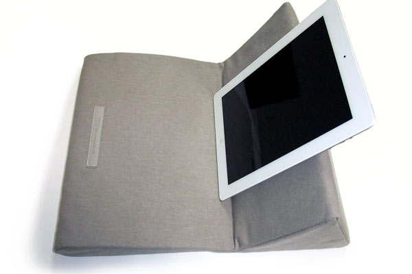 ipevo-padpillow-ipad-stand-review-khaki-stand-open