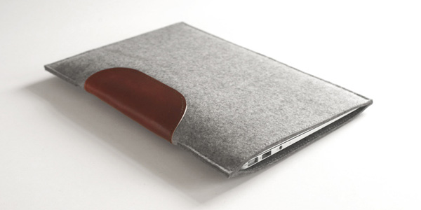 【レビュー】ウール100％の超オシャレで超絶クールなケース『MacBook Air Sleeve』