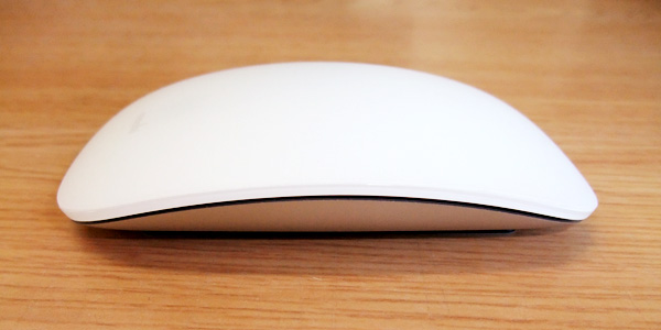 【レビュー】『Magic Mouse』の滑りを激的に改善するフィルム『moshi mouseguard』