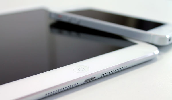 ipad-mini-review-with-iphone5-end