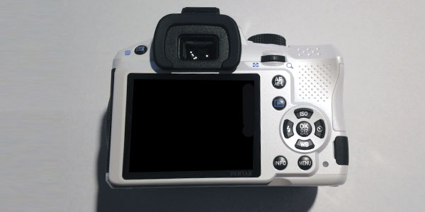 pentax-k30-review-body-display-2