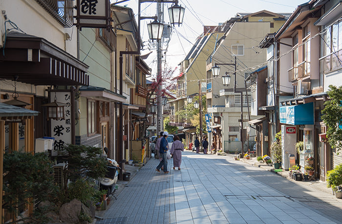 spirited-away-shibu-onsen-street-1
