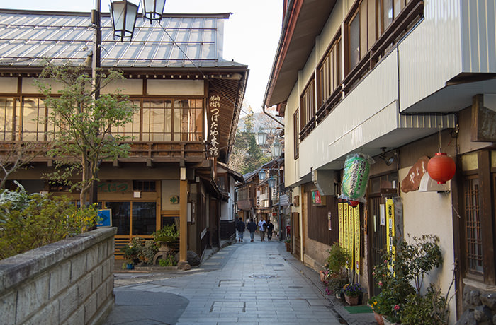 spirited-away-shibu-onsen-street-2