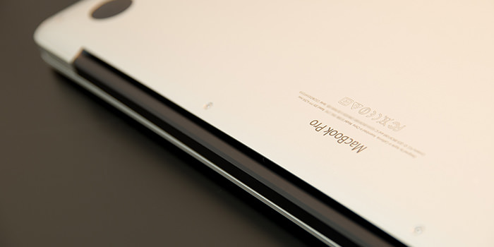 macbook-pro-retina-15-review-compare-logo