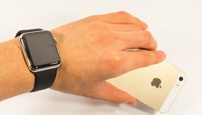 apple-watch-review-hand